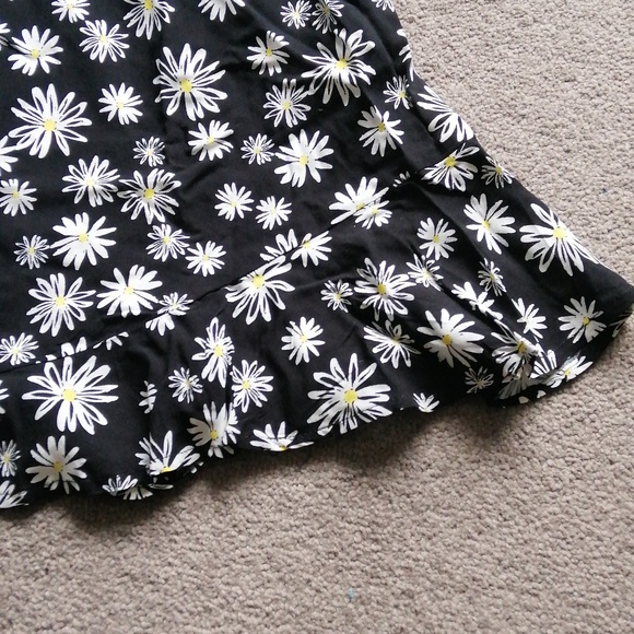 Brand New Floral B&W Dress AU S-M check measurements - Picture 3 of 8